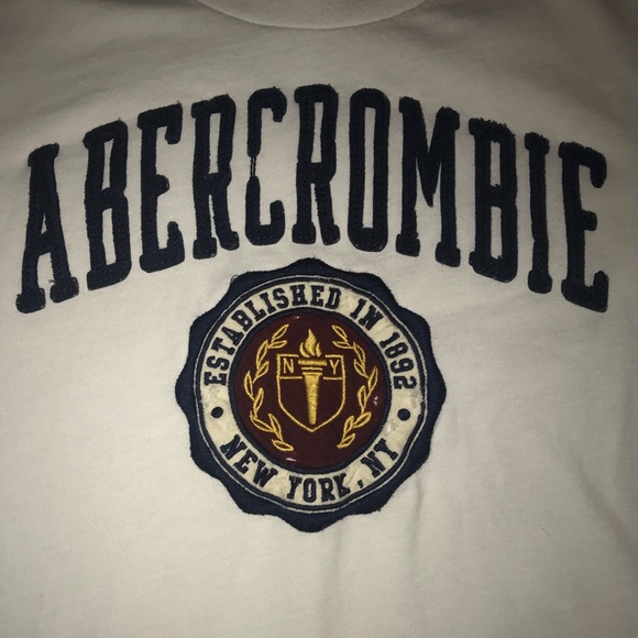 Abercrombie & Fitch - Picture 2 of 4